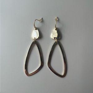 *PRICE DROP* Kendra Scott Kira Drop Earrings in Gold